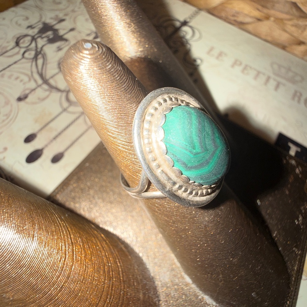 Green Malachite-Style Oval Statement Ring - image 8